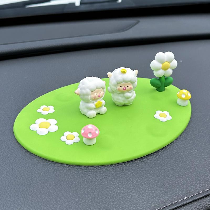 Phụ Kiện Tiểu Cảnh 创意可爱小雏菊四叶草垫子 装饰品配件迷你汽车载桌面小摆件防滑