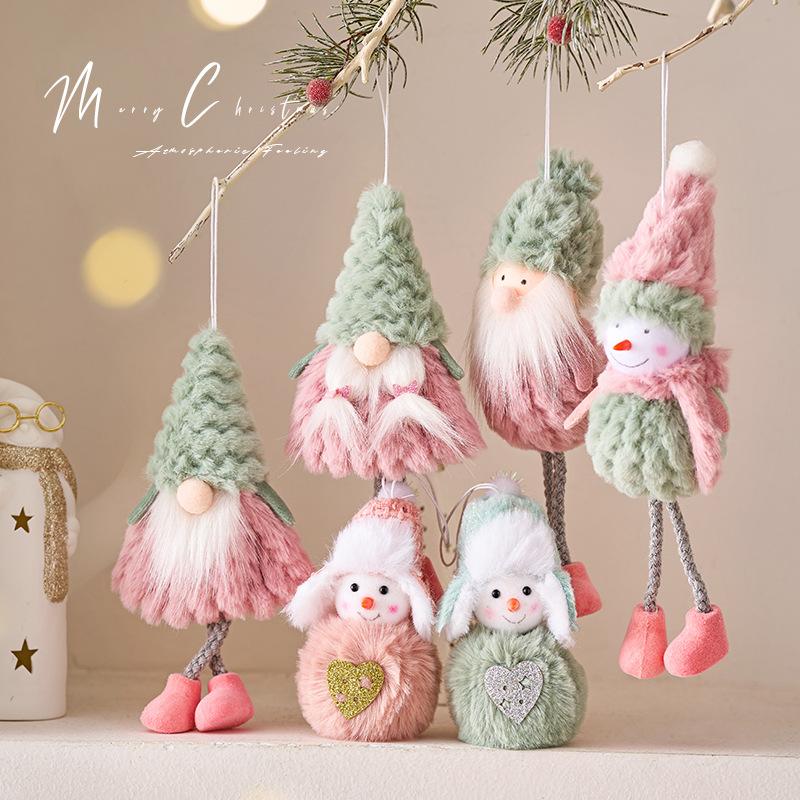 Trang Trí Noel Trang trí Noel: Ông già Noel, người tuyết, cây treo nổi bật