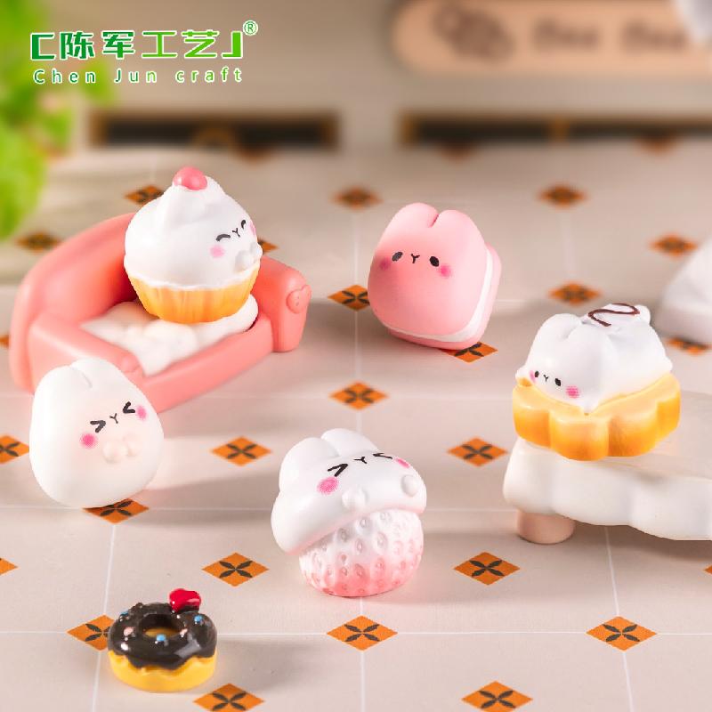Phụ Kiện Tiểu Cảnh 微景观创意兔兔饼干蛋糕仿真食玩 DIY奶油胶装饰品配件迷你小摆件