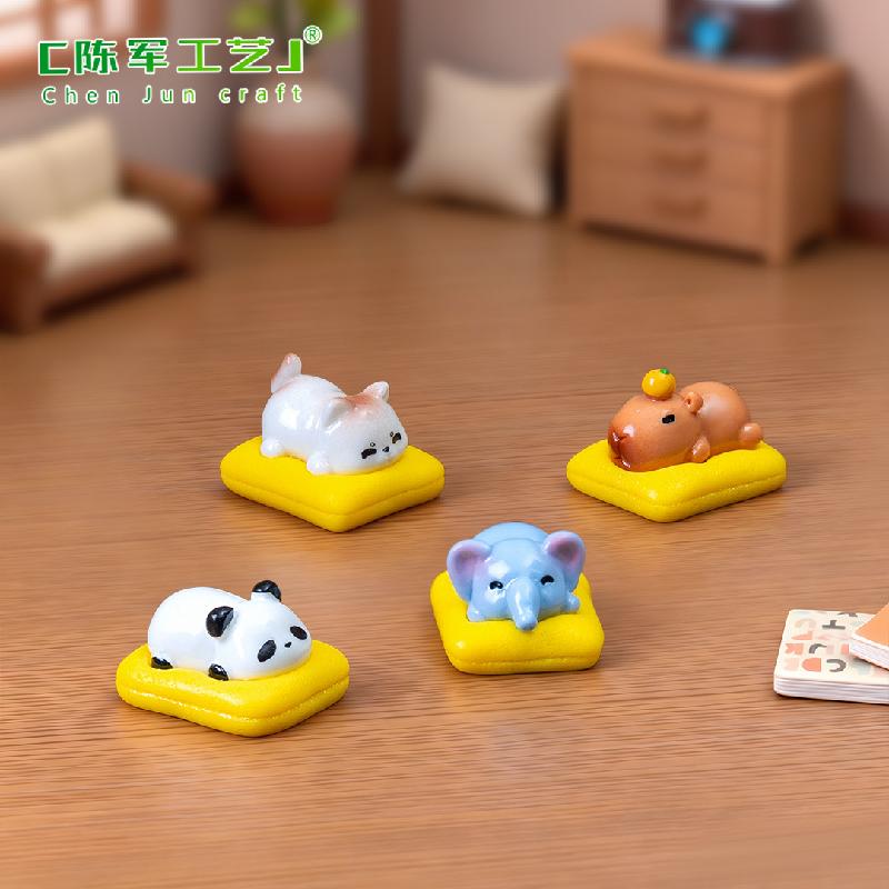 Phụ Kiện Tiểu Cảnh Voi Con Nằm Thảm Mini Trang Trí (PK-208)
