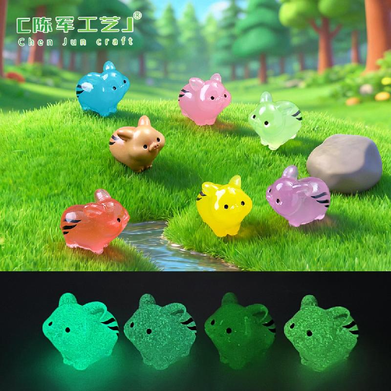 Phụ Kiện Tiểu Cảnh Heo Rừng Dạ Quang Sắc Màu (PK-892)