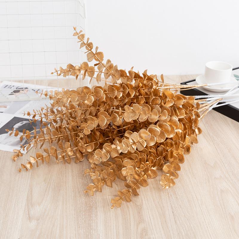 Trang Trí Noel Hoa giả nhựa spray màu - lá bạch đàn, lá bạc, và lá ginkgo màu vàng kim, trang trí nội thất, phòng khách, và cảnh cưới. Đồ trang trí sang trọng và tinh tế.